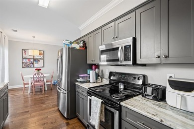 Experience modern comfort and ultimate convenience at 242 Massee - photo 10