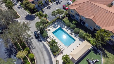 lovely upgraded kitchen & baths with great sqft. This community - photo 1