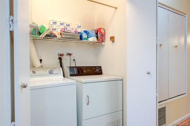 Spacious (about 1,100 sq ft) third-floor 2-bedroom, 2-bathroom - photo 11