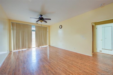 Spacious (about 1,100 sq ft) third-floor 2-bedroom, 2-bathroom - photo 12