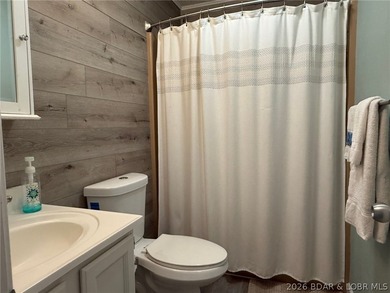 Better come and see this great Lakefront Condo!! Only one flight - photo 20