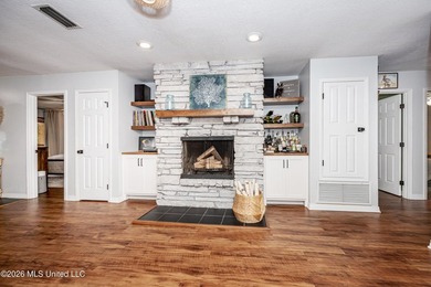Beautifully maintained, move-in ready home situated on a - photo 20