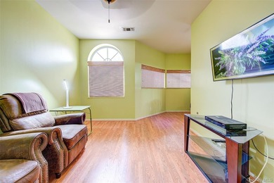 Spacious (about 1,100 sq ft) third-floor 2-bedroom, 2-bathroom - photo 20