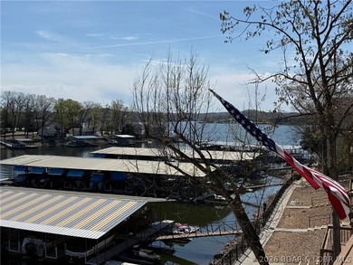 Better come and see this great Lakefront Condo!! Only one flight - photo 32