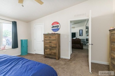 One-Level Living at its BEST! This 3 Bed and 3 Bath Home is set - photo 32
