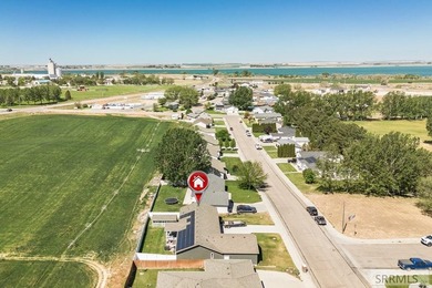 One-Level Living at its BEST! This 3 Bed and 3 Bath Home is set - photo 42