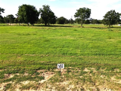 Lake Acreage Sale Pending in Yantis, Texas