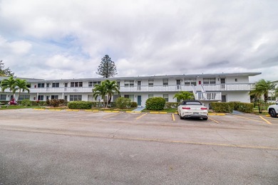 Retirement is a breeze in this charming 1-bedroom, 1.5-bathroom - photo 3
