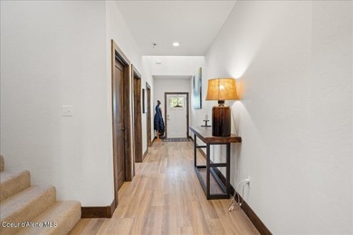 Located at the end of a quiet cul-de-sac, this spacious 5 bed, 3 - photo 5