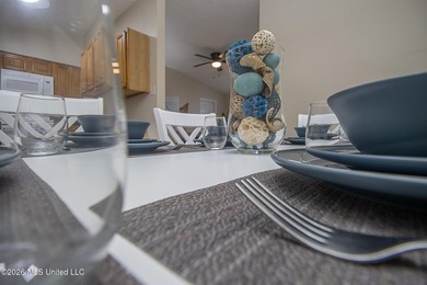 COTTAGE-STYLE, FULLY FURNISHED, MOVE-IN-READY! 3 bedroom, 1 bath - photo 12