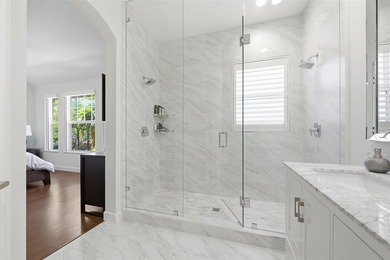 Beautifully upgraded 3 bed/2.5 bath town home w/ 2,265 sqft of - photo 15
