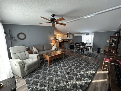 Very well maintained 3-bedroom, 2-bath home set on 5 private - photo 17