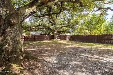 COTTAGE-STYLE, FULLY FURNISHED, MOVE-IN-READY! 3 bedroom, 1 bath - photo 23