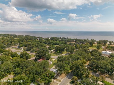 COTTAGE-STYLE, FULLY FURNISHED, MOVE-IN-READY! 3 bedroom, 1 bath - photo 24