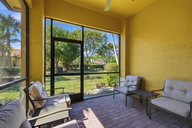 Beautifully upgraded 3 bed/2.5 bath town home w/ 2,265 sqft of - photo 24
