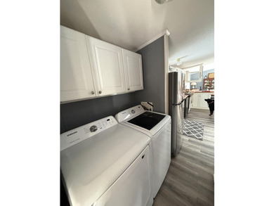 Very well maintained 3-bedroom, 2-bath home set on 5 private - photo 28