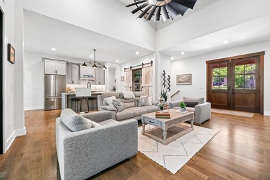 Welcome to this exceptional custom-built home, thoughtfully - photo 8