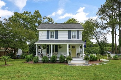 Looking for refined coastal living? This beautifully renovated - photo 2