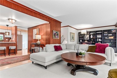 (private lake, pond, creek) Townhome/Townhouse For Sale in Oak Park Heights Minnesota