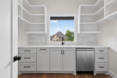Welcome to refined living in the highly sought-after Arlington - photo 16