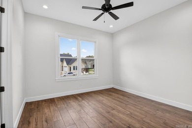 Welcome to refined living in the highly sought-after Arlington - photo 21
