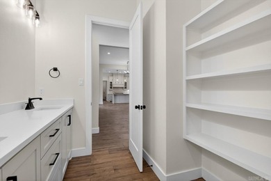 Welcome to refined living in the highly sought-after Arlington - photo 28