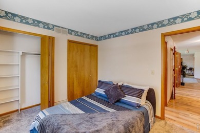 Enjoy living in this beautifully maintained paired patio home - photo 4