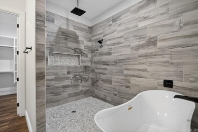 Welcome to refined living in the highly sought-after Arlington - photo 38