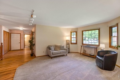 Enjoy living in this beautifully maintained paired patio home - photo 8