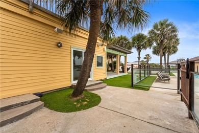 *Summer Place* is one of Port Aransas' most iconic coastal - photo 39