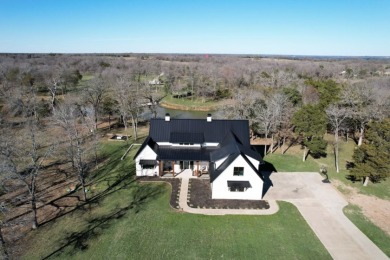 Beautiful Waterfront home on 3+ acres on Richland Chambers Lake - Lake Home For Sale in Corsicana, Texas