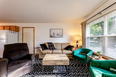 Welcome home to 1702 N Southgate! Move right in to this very - photo 11
