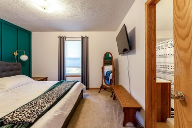 Welcome home to 1702 N Southgate! Move right in to this very - photo 16