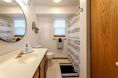 Welcome home to 1702 N Southgate! Move right in to this very - photo 18