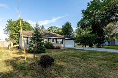 Welcome home to 1702 N Southgate! Move right in to this very - photo 31