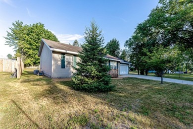 Welcome home to 1702 N Southgate! Move right in to this very - photo 32