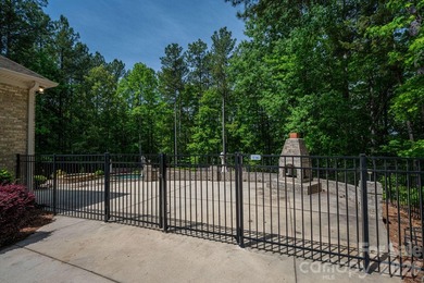 Welcome to 6627 Harbor Oaks Drive- a refined blend of luxury and - photo 36