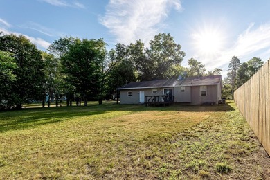 Welcome home to 1702 N Southgate! Move right in to this very - photo 38