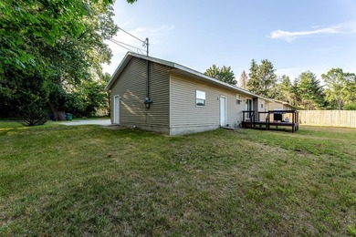 Welcome home to 1702 N Southgate! Move right in to this very - photo 40