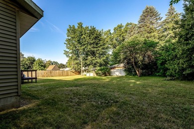 Welcome home to 1702 N Southgate! Move right in to this very - photo 41