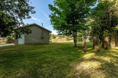 Welcome home to 1702 N Southgate! Move right in to this very - photo 42