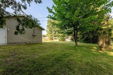 Welcome home to 1702 N Southgate! Move right in to this very - photo 43