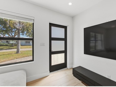 Fully remodeled in 2023, this Jupiter home feels like new - photo 4