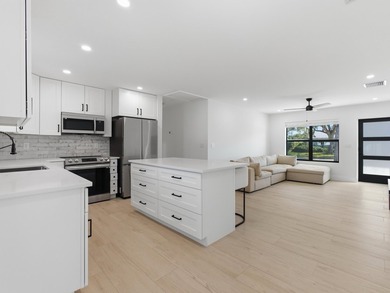 Fully remodeled in 2023, this Jupiter home feels like new - photo 8