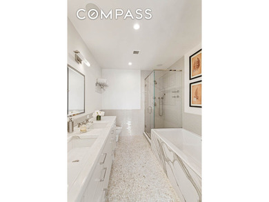 This unique, sun-drenched, triplex penthouse home has 4 bedrooms - photo 12