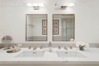 This unique, sun-drenched, triplex penthouse home has 4 bedrooms - photo 13