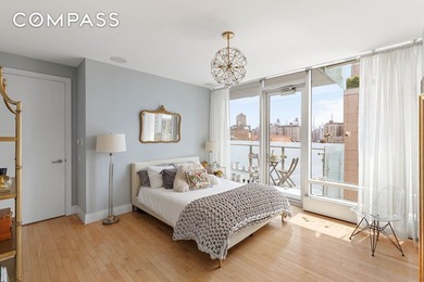 This unique, sun-drenched, triplex penthouse home has 4 bedrooms - photo 14