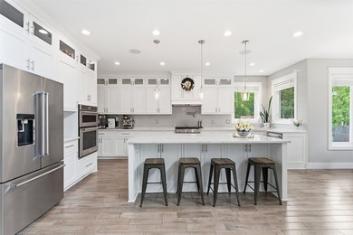 Welcome to an extraordinary luxurious retreat nestled in the - photo 14