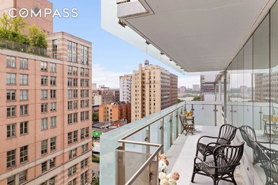 This unique, sun-drenched, triplex penthouse home has 4 bedrooms - photo 16