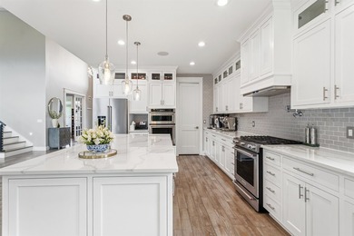 Welcome to an extraordinary luxurious retreat nestled in the - photo 17